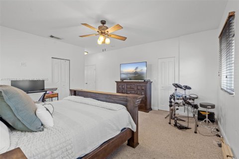 Casa en venta en Homestead, Florida, 3 dormitorios, 241.82 m2 № 1861294 - foto 16