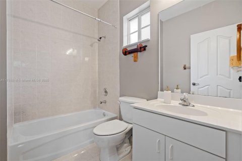 Casa en venta en Homestead, Florida, 3 dormitorios, 241.82 m2 № 1861294 - foto 24