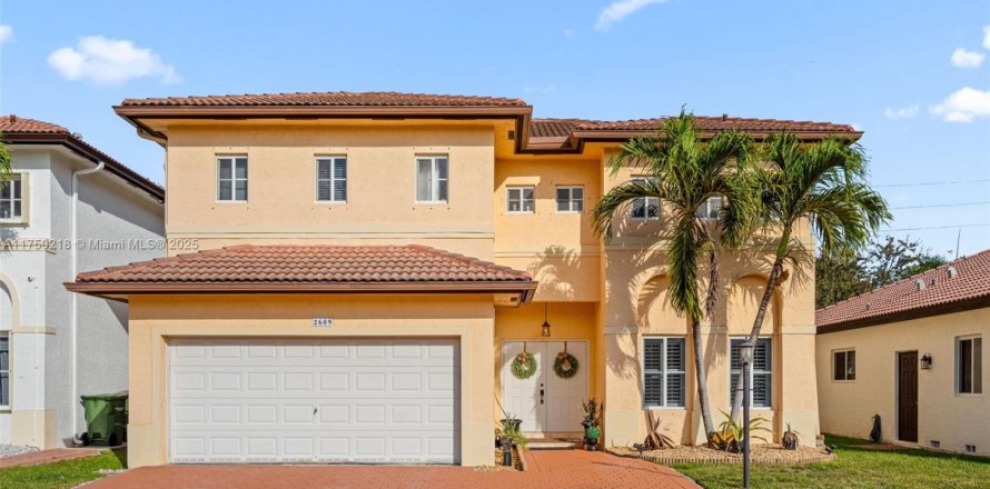Casa en Homestead, Florida 3 dormitorios, 241.82 m2 № 1861294