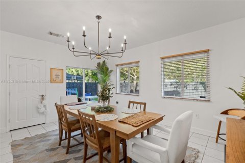 Casa en venta en Homestead, Florida, 3 dormitorios, 241.82 m2 № 1861294 - foto 5