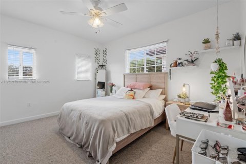Casa en venta en Homestead, Florida, 3 dormitorios, 241.82 m2 № 1861294 - foto 25