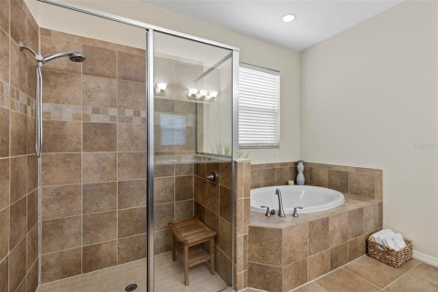House in North Fort Myers, Florida 3 bedrooms, 167.69 sq.m. № 2388102 - photo 16