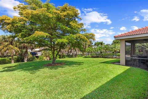 House in North Fort Myers, Florida 3 bedrooms, 167.69 sq.m. № 2388102 - photo 29