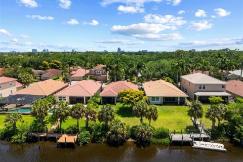 House in North Fort Myers, Florida 3 bedrooms, 167.69 sq.m. № 2388102