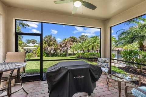 House in North Fort Myers, Florida 3 bedrooms, 167.69 sq.m. № 2388102 - photo 10