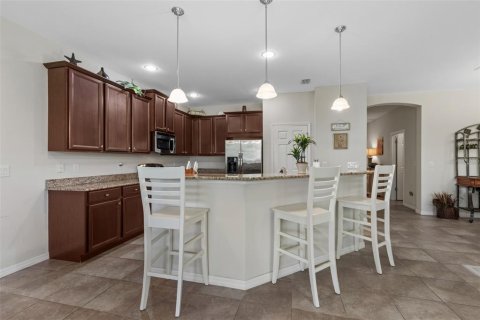 House in North Fort Myers, Florida 3 bedrooms, 167.69 sq.m. № 2388102 - photo 6