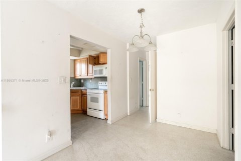 House in Lighthouse Point, Florida 2 bedrooms, 82.5 sq.m. № 1928088 - photo 7