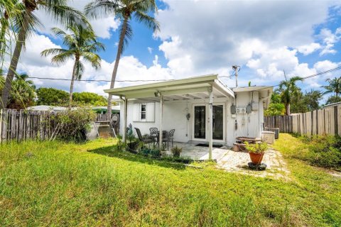 House in Lighthouse Point, Florida 2 bedrooms, 82.5 sq.m. № 1928088 - photo 21