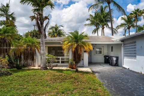 House in Lighthouse Point, Florida 2 bedrooms, 82.5 sq.m. № 1928088 - photo 25