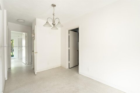 House in Lighthouse Point, Florida 2 bedrooms, 82.5 sq.m. № 1928088 - photo 9