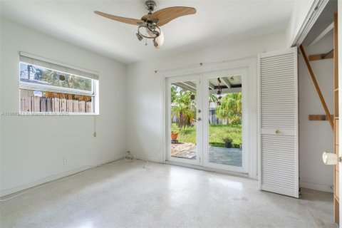 House in Lighthouse Point, Florida 2 bedrooms, 82.5 sq.m. № 1928088 - photo 12