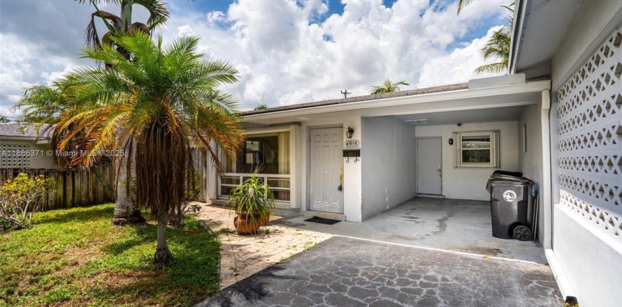 House in Lighthouse Point, Florida 2 bedrooms, 82.5 sq.m. № 1928088