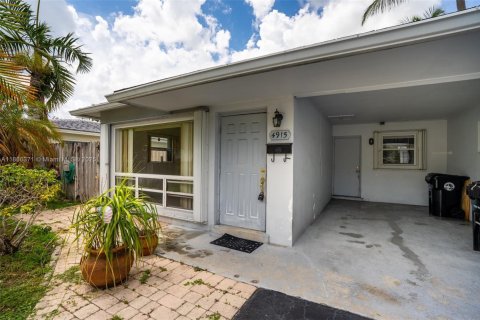 House in Lighthouse Point, Florida 2 bedrooms, 82.5 sq.m. № 1928088 - photo 2