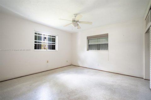 House in Lighthouse Point, Florida 2 bedrooms, 82.5 sq.m. № 1928088 - photo 15