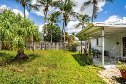 House in Lighthouse Point, Florida 2 bedrooms, 82.5 sq.m. № 1928088 - photo 22