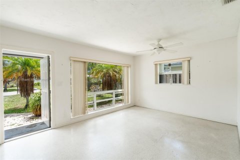 House in Lighthouse Point, Florida 2 bedrooms, 82.5 sq.m. № 1928088 - photo 8