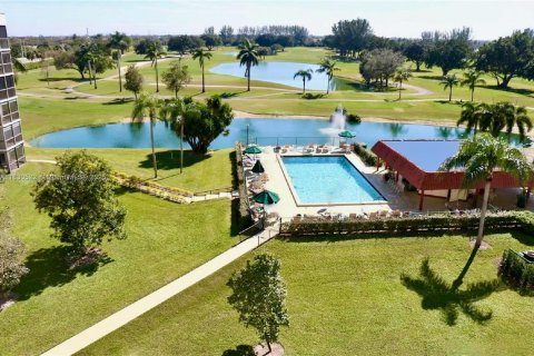Condo in Pembroke Pines, Florida, 2 bedrooms  № 1806155 - photo 20