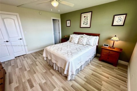 Condo in Pembroke Pines, Florida, 2 bedrooms  № 1806155 - photo 7