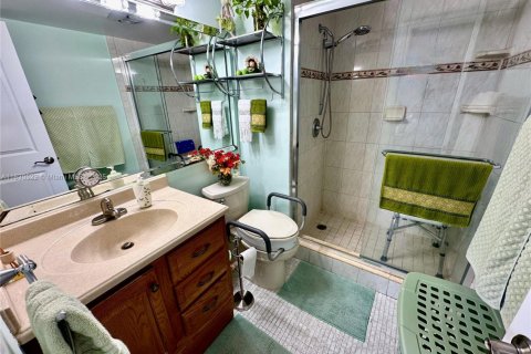 Condo in Pembroke Pines, Florida, 2 bedrooms  № 1806155 - photo 9