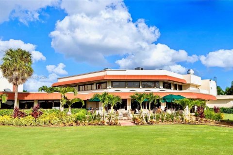 Condo in Pembroke Pines, Florida, 2 bedrooms  № 1806155 - photo 17