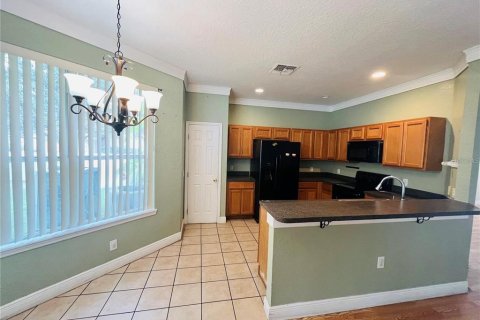 Villa ou maison à louer à Kissimmee, Floride: 5 chambres, 223.62 m2 № 1775488 - photo 2