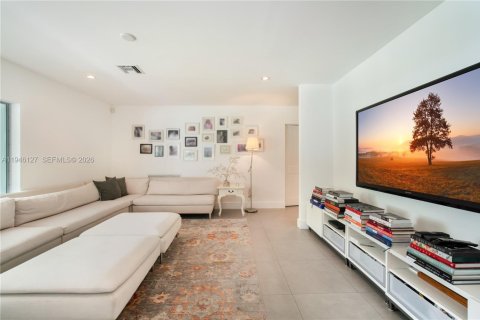 House in Key Biscayne, Florida 5 bedrooms, 316.33 sq.m. № 2002453 - photo 17