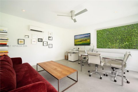 House in Key Biscayne, Florida 5 bedrooms, 316.33 sq.m. № 2002453 - photo 27