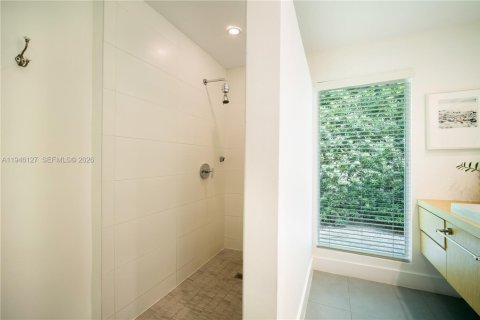 House in Key Biscayne, Florida 5 bedrooms, 316.33 sq.m. № 2002453 - photo 3