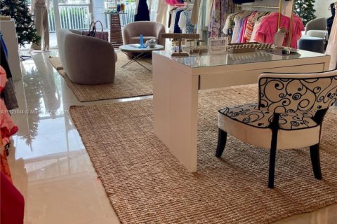 Commercial property in Key Biscayne, Florida № 1936399 - photo 3