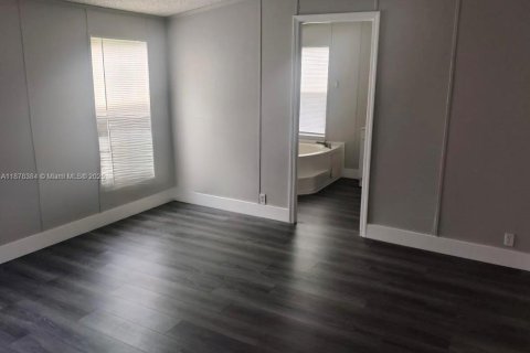 Снять в аренду квартиру в Хомстед, Флорида 3 спальни, 156.08м2, № 1928981 - фото 10