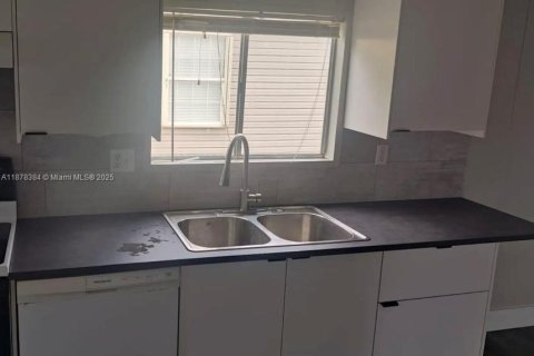 Снять в аренду квартиру в Хомстед, Флорида 3 спальни, 156.08м2, № 1928981 - фото 9