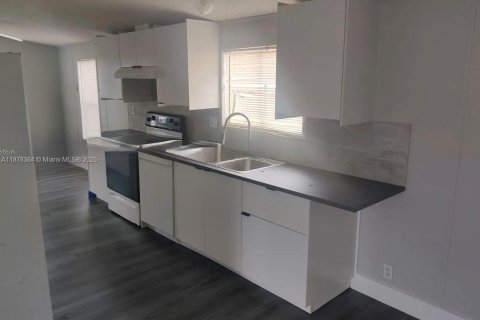 Снять в аренду квартиру в Хомстед, Флорида 3 спальни, 156.08м2, № 1928981 - фото 8