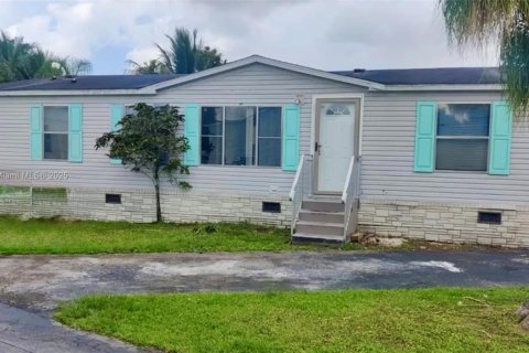 Снять в аренду квартиру в Хомстед, Флорида 3 спальни, 156.08м2, № 1928981 - фото 1