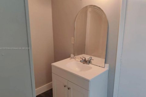 Снять в аренду квартиру в Хомстед, Флорида 3 спальни, 156.08м2, № 1928981 - фото 17