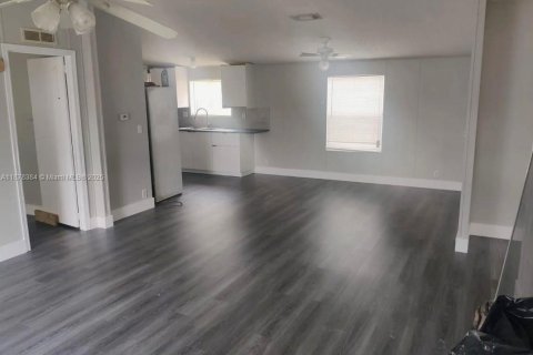 Снять в аренду квартиру в Хомстед, Флорида 3 спальни, 156.08м2, № 1928981 - фото 3