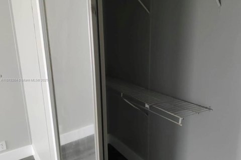 Снять в аренду квартиру в Хомстед, Флорида 3 спальни, 156.08м2, № 1928981 - фото 25