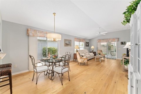 Casa en venta en The Villages, Florida, 2 dormitorios, 112.04 m2 № 1840580 - foto 3