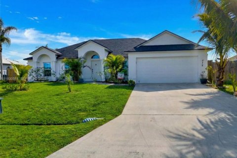 Casa en venta en Port St. Lucie, Florida, 4 dormitorios, 212 m2 № 1989310 - foto 16