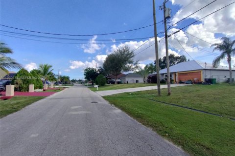 Casa en venta en Port St. Lucie, Florida, 4 dormitorios, 212 m2 № 1989310 - foto 23