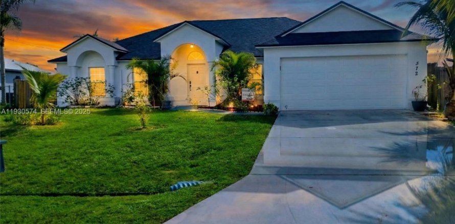 Casa en Port St. Lucie, Florida 4 dormitorios, 212 m2 № 1989310