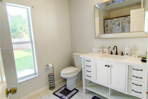 Casa en venta en Port St. Lucie, Florida, 4 dormitorios, 212 m2 № 1989310 - foto 14