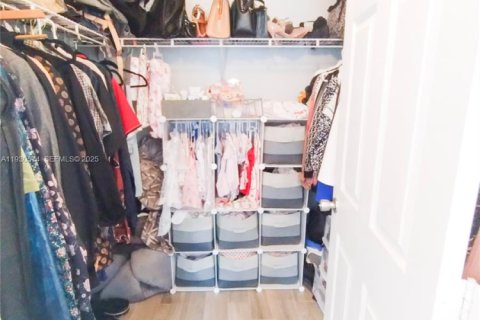 Casa en venta en Port St. Lucie, Florida, 4 dormitorios, 212 m2 № 1989310 - foto 12