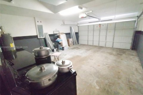 Casa en venta en Port St. Lucie, Florida, 4 dormitorios, 212 m2 № 1989310 - foto 20