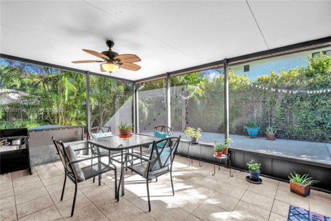 Villa ou maison à vendre à Sunrise, Floride: 3 chambres, 164.9 m2 № 2051632 - photo 17