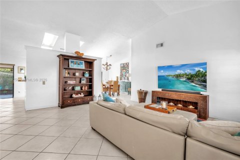 Villa ou maison à vendre à Sunrise, Floride: 3 chambres, 164.9 m2 № 2051632 - photo 28