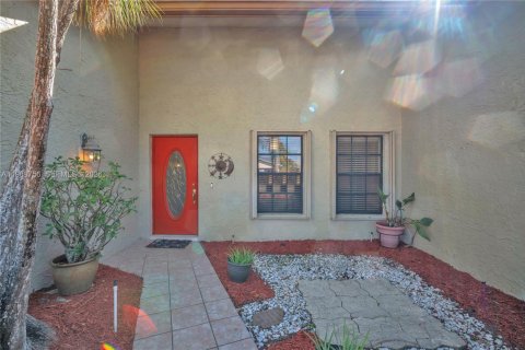 Villa ou maison à vendre à Sunrise, Floride: 3 chambres, 164.9 m2 № 2051632 - photo 25