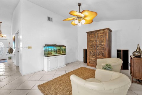 Villa ou maison à vendre à Sunrise, Floride: 3 chambres, 164.9 m2 № 2051632 - photo 29