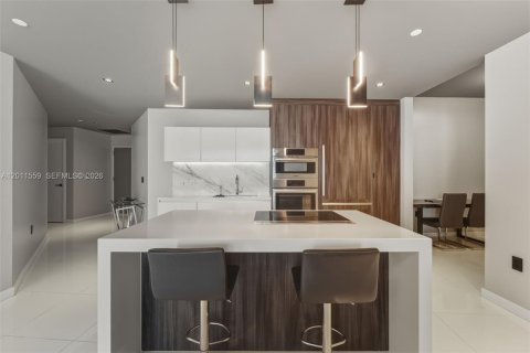 Copropriété à louer à Miami, Floride: 2 chambres, 144.93 m2 № 2075284 - photo 8