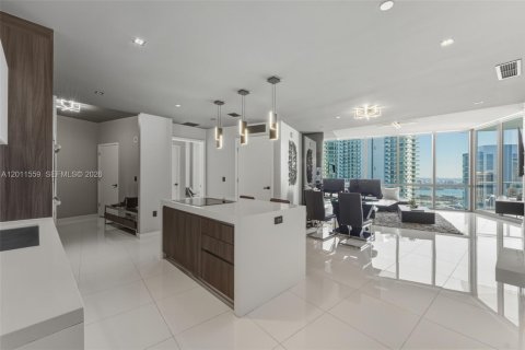 Copropriété à louer à Miami, Floride: 2 chambres, 144.93 m2 № 2075284 - photo 6