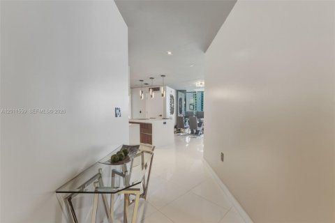Copropriété à louer à Miami, Floride: 2 chambres, 144.93 m2 № 2075284 - photo 5